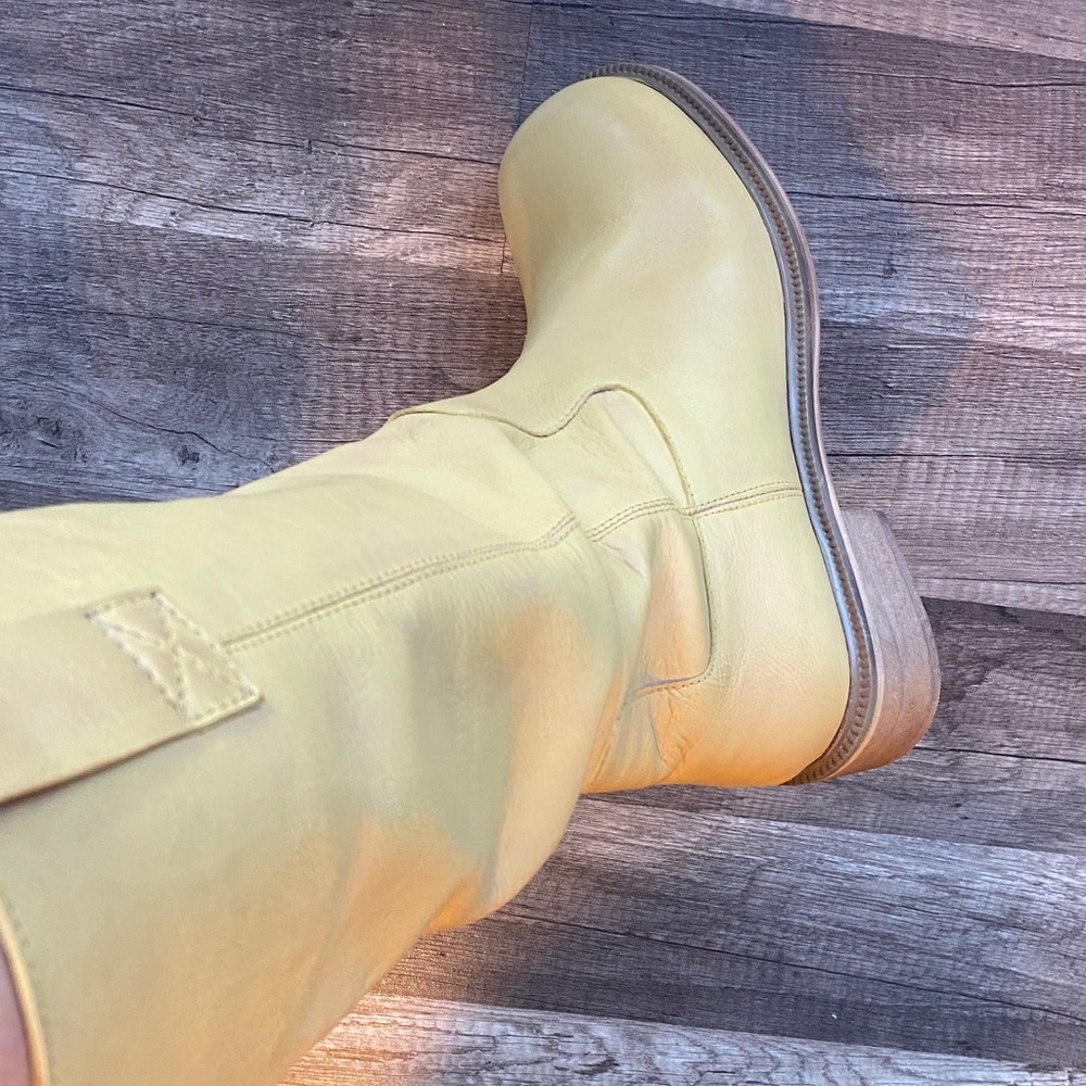 Urban Outfitters Slouch Tall Yellow Leather Heeled Boots Sz 7 or 7.5 - Picture 5 of 15